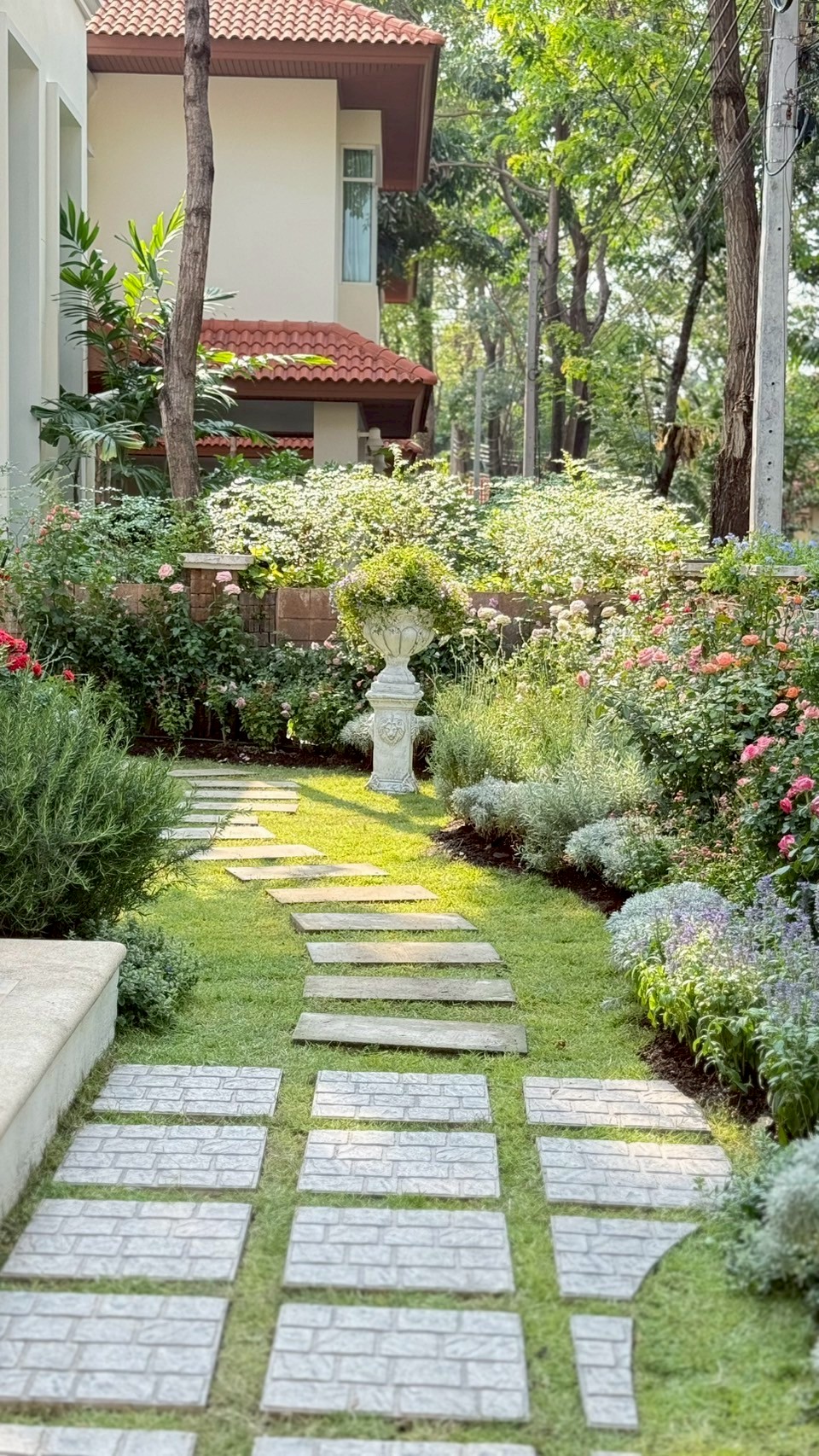 ผลงาน /LINE_ALBUM_งานออกแบบ3D_250522_13.jpg