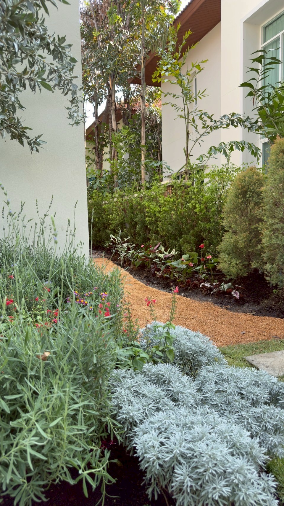 ผลงาน /LINE_ALBUM_งานออกแบบ3D_250522_2.jpg