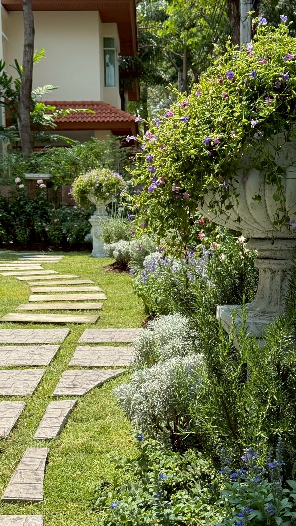 ผลงาน /LINE_ALBUM_งานออกแบบ3D_250522_28.jpg