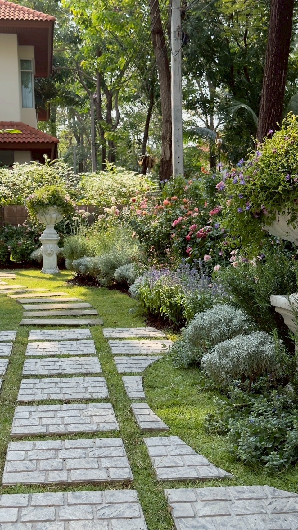 ผลงาน /LINE_ALBUM_งานออกแบบ3D_250522_9.jpg